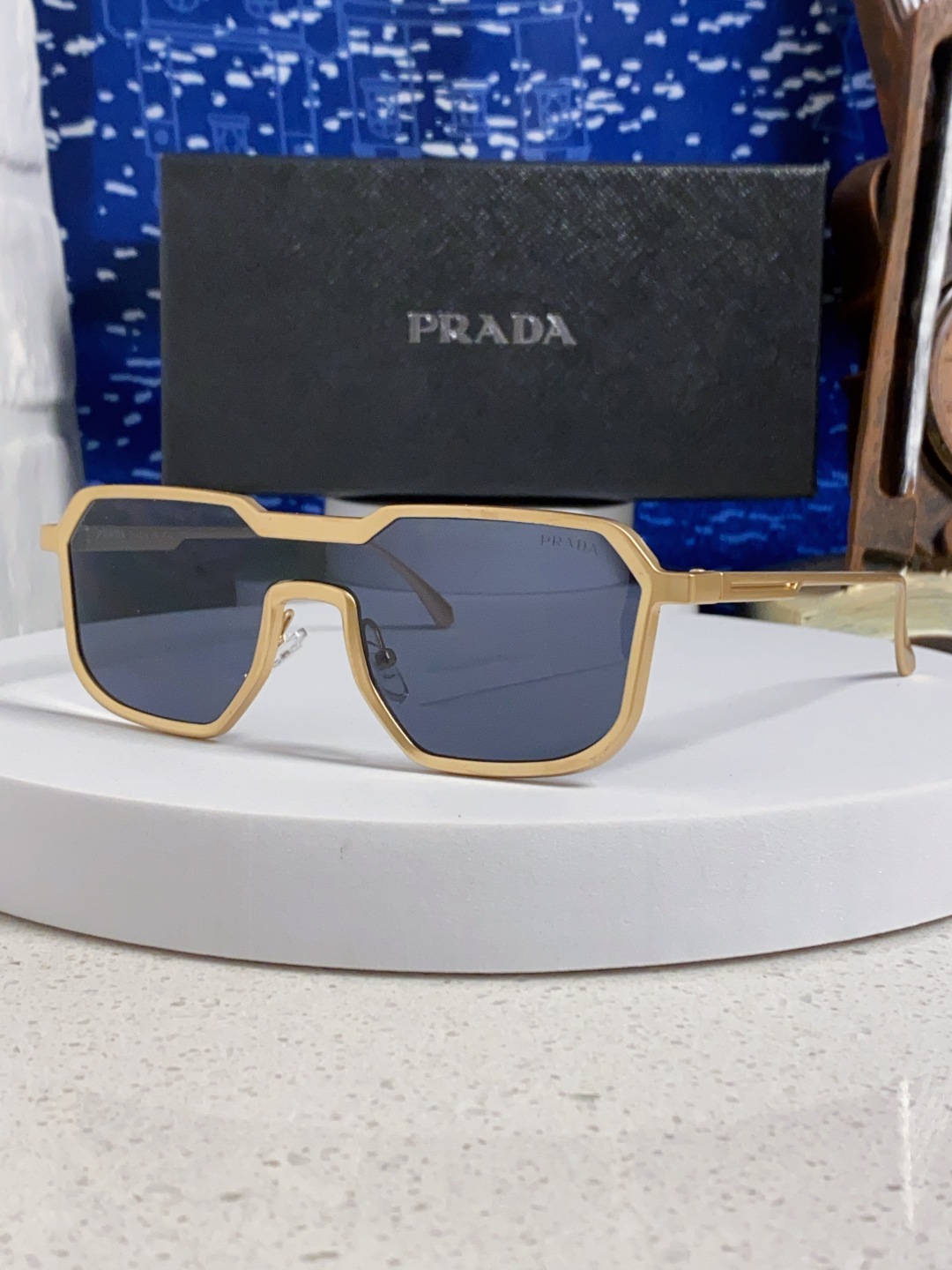 Prada普拉达 2025新款复古男士金属赛博朋克墨镜炫酷个性连体太阳镜