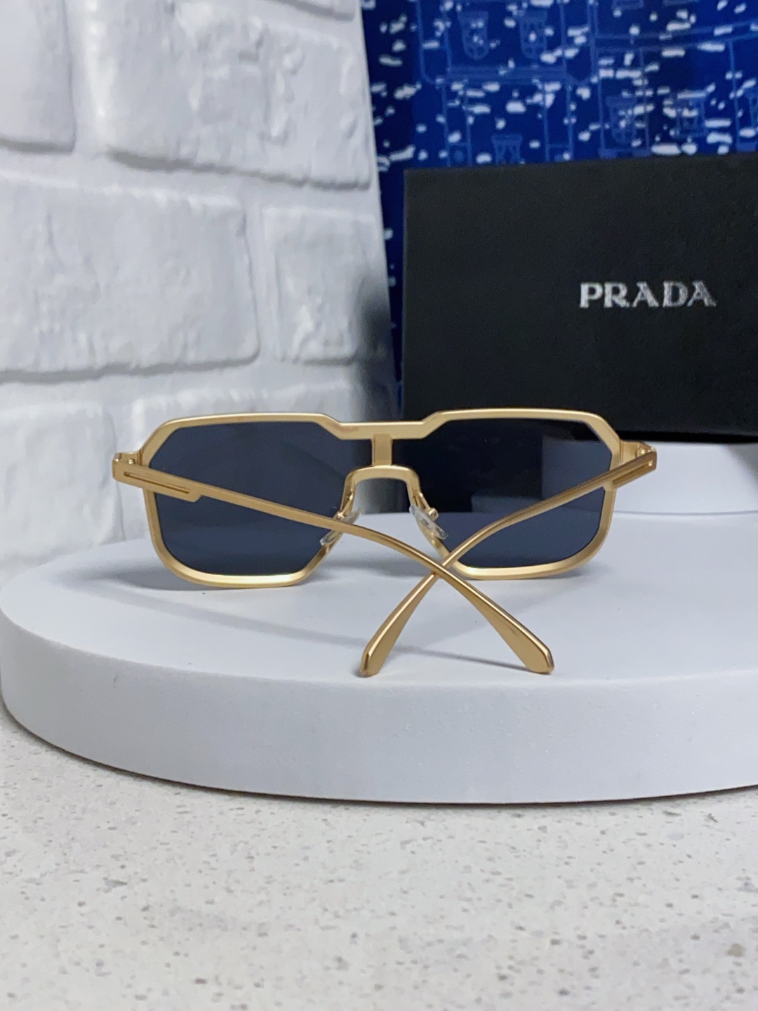 Prada普拉达 2025新款复古男士金属赛博朋克墨镜炫酷个性连体太阳镜