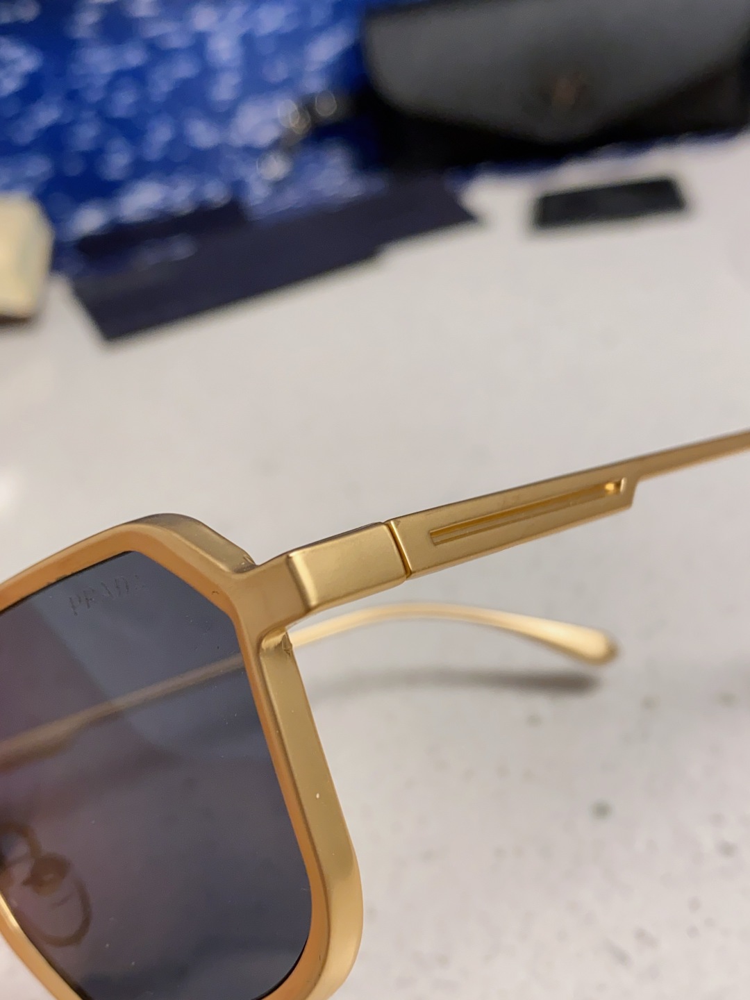 Prada普拉达 2025新款复古男士金属赛博朋克墨镜炫酷个性连体太阳镜