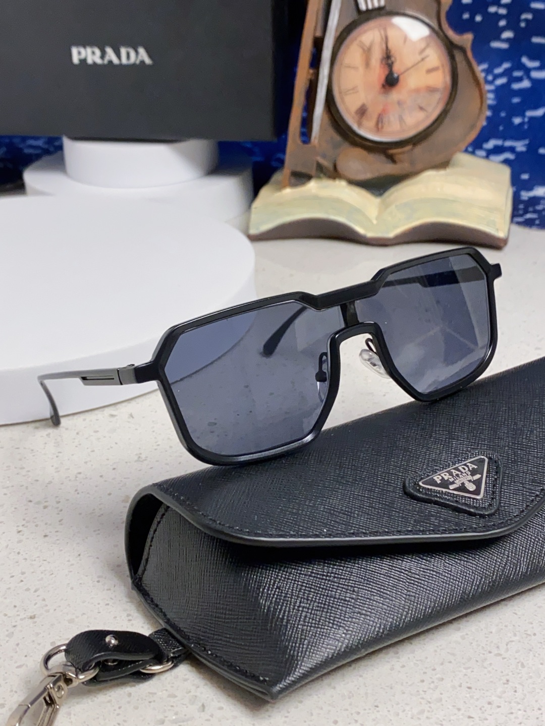 Prada普拉达 2025新款复古男士金属赛博朋克墨镜炫酷个性连体太阳镜