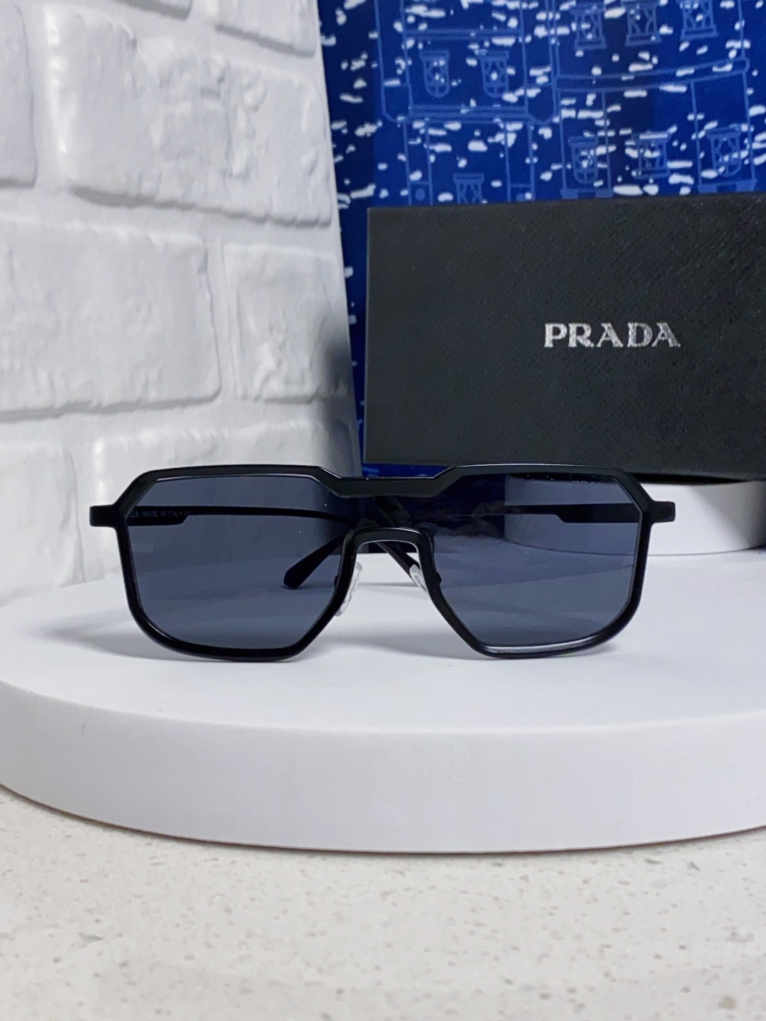 Prada普拉达 2025新款复古男士金属赛博朋克墨镜炫酷个性连体太阳镜