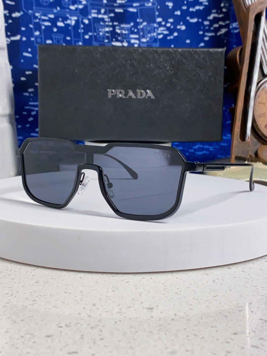 Prada普拉达 2025新款复古男士金属赛博朋克墨镜炫酷个性连体太阳镜