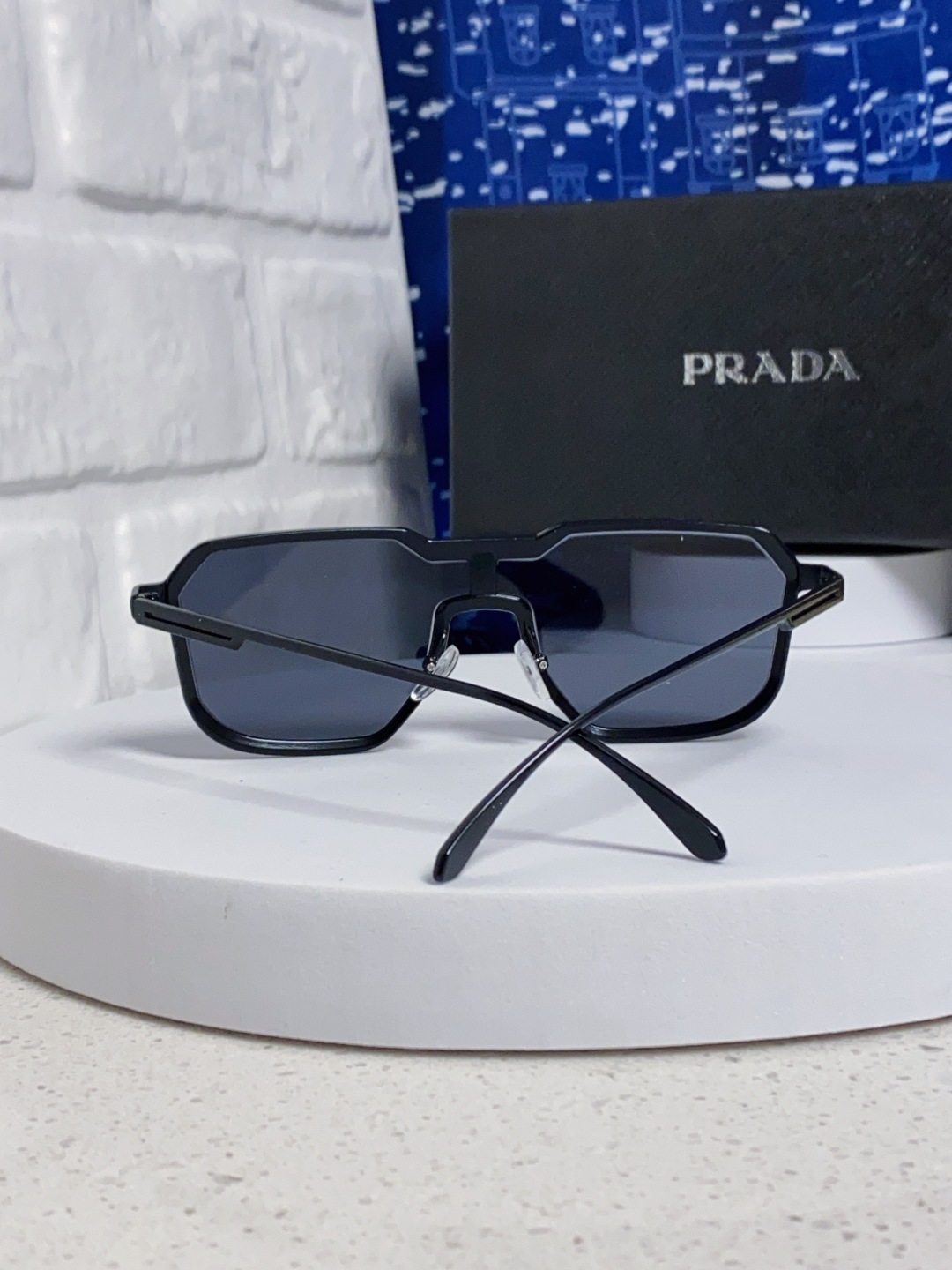 Prada普拉达 2025新款复古男士金属赛博朋克墨镜炫酷个性连体太阳镜