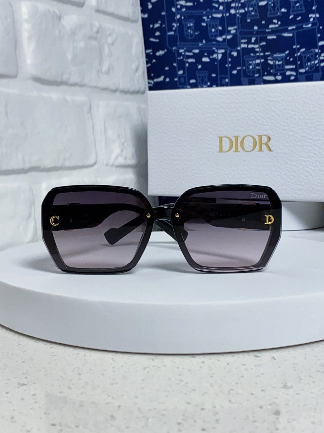 Dior迪奥 2025新款方形大框金属字母墨镜欧美时尚潮流个性网红女士太阳镜