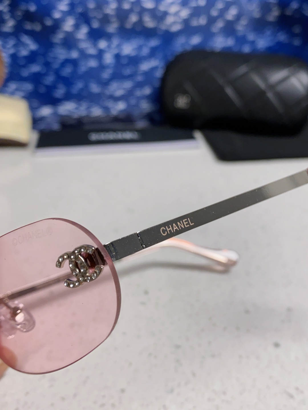 Chanel香奈儿 2025新款网红同款高级无框墨镜女素颜百搭防晒街拍小香家太阳镜 CH4002