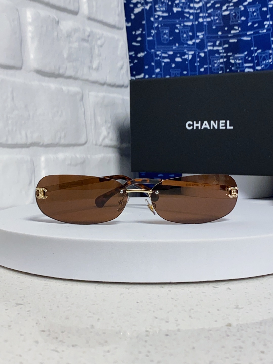 Chanel香奈儿 2025新款网红同款高级无框墨镜女素颜百搭防晒街拍小香家太阳镜 CH4002