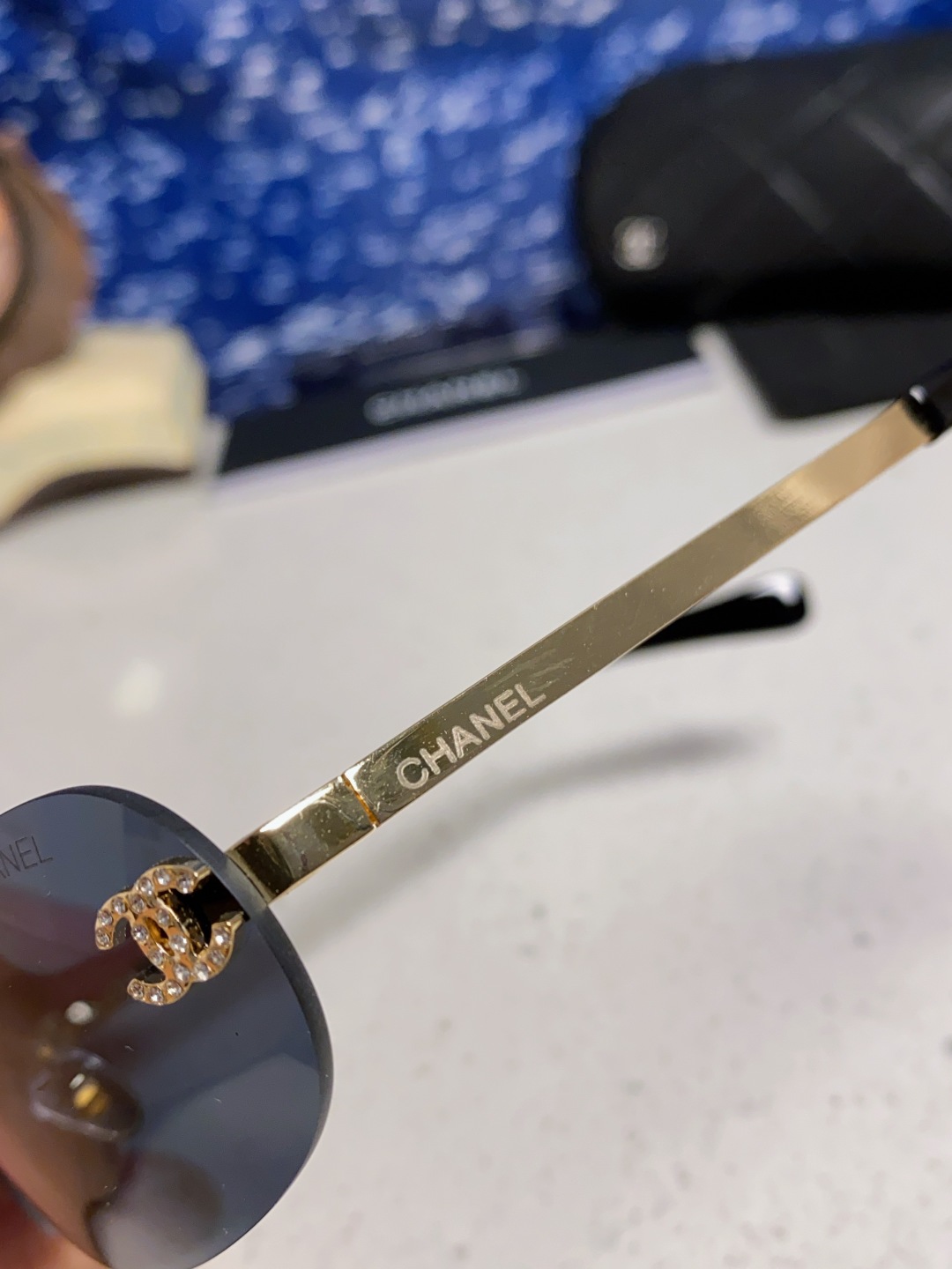 Chanel香奈儿 2025新款网红同款高级无框墨镜女素颜百搭防晒街拍小香家太阳镜 CH4002