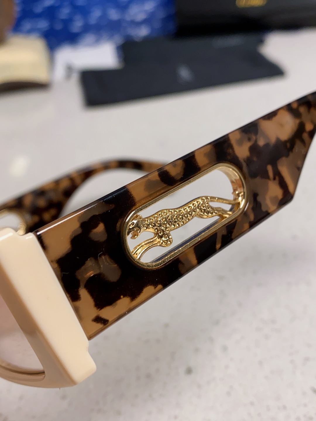 Cartier卡地亚 2025新款欧美小框太阳镜复古方型潮流豹子装饰连体墨镜跨境个性女士墨镜