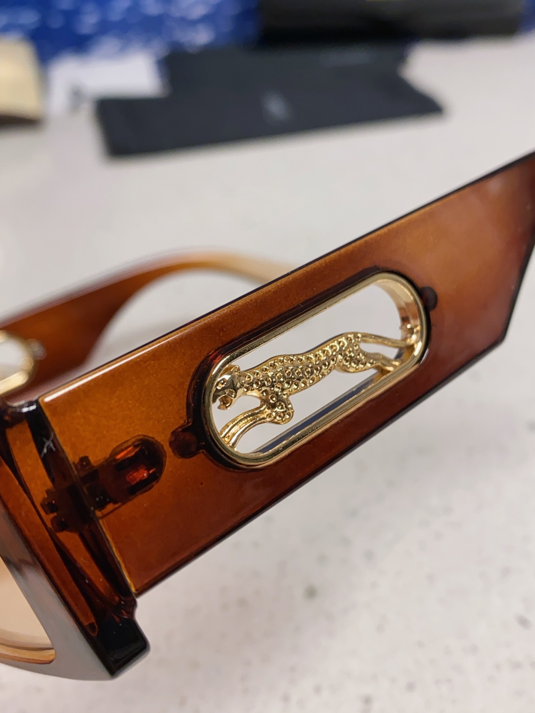 Cartier卡地亚 2025新款欧美小框太阳镜复古方型潮流豹子装饰连体墨镜跨境个性女士墨镜