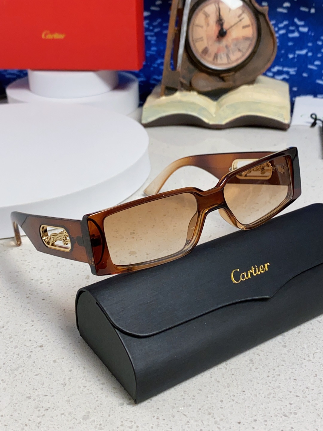 Cartier卡地亚 2025新款欧美小框太阳镜复古方型潮流豹子装饰连体墨镜跨境个性女士墨镜