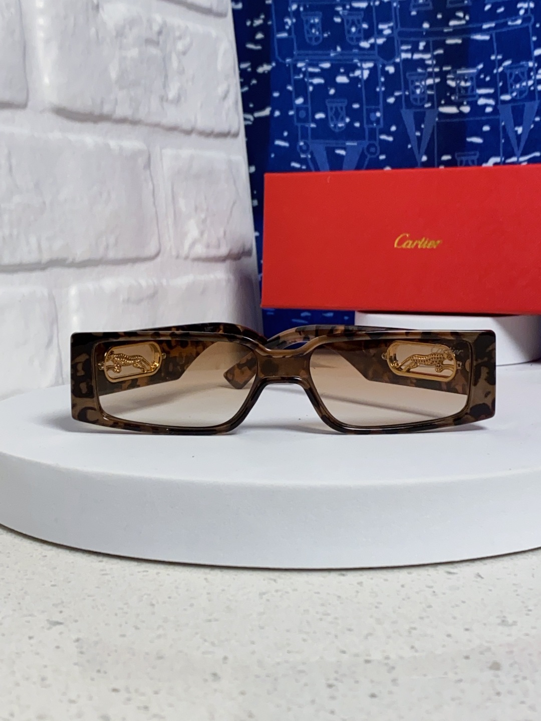 Cartier卡地亚 2025新款欧美小框太阳镜复古方型潮流豹子装饰连体墨镜跨境个性女士墨镜