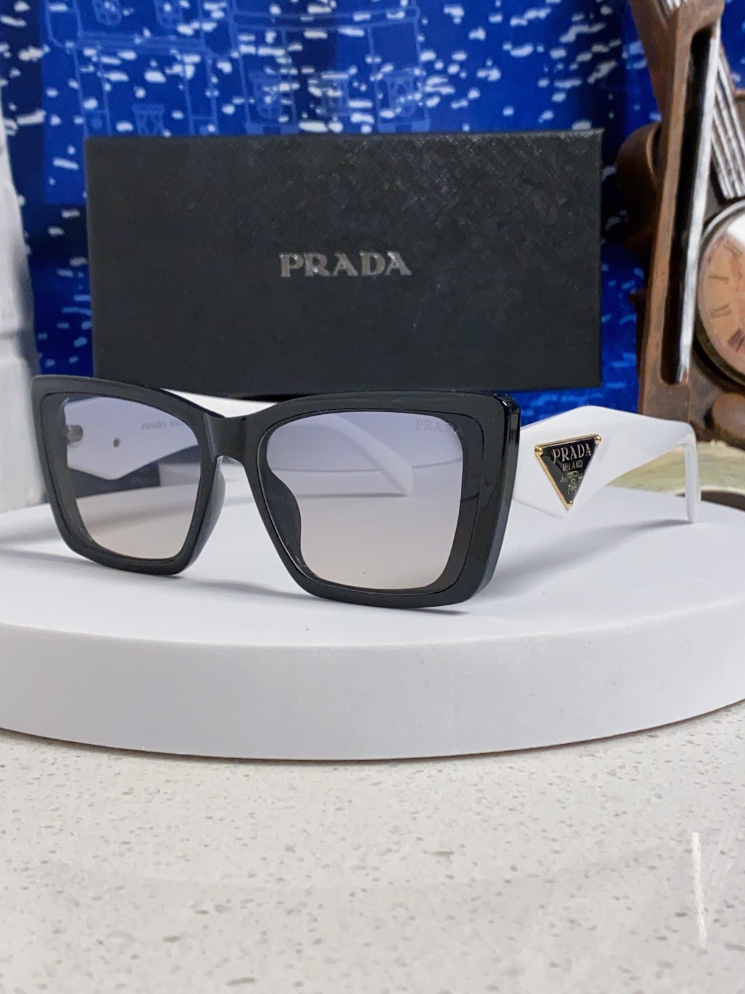NO:371632,Prada 2025 new model sunglasses for women summer anti-ultraviolet sunglasses driving trend new fashion round face internet celebrity men and women universal glasses sunglasses, glasses, prada, prada19860909Prada普拉达2025新款 墨镜女夏防紫外线太阳眼镜开车 潮流新款时尚圆脸网红男女通用眼镜墨镜太阳镜,眼镜,prada,prada,glasses
