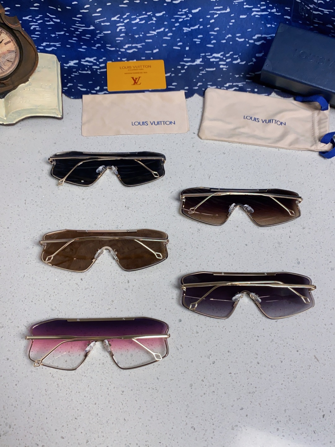 LouisVuitton路易威登 2025新款多边形连体大无框太阳眼镜男女通用Lv时尚个性遮阳墨镜