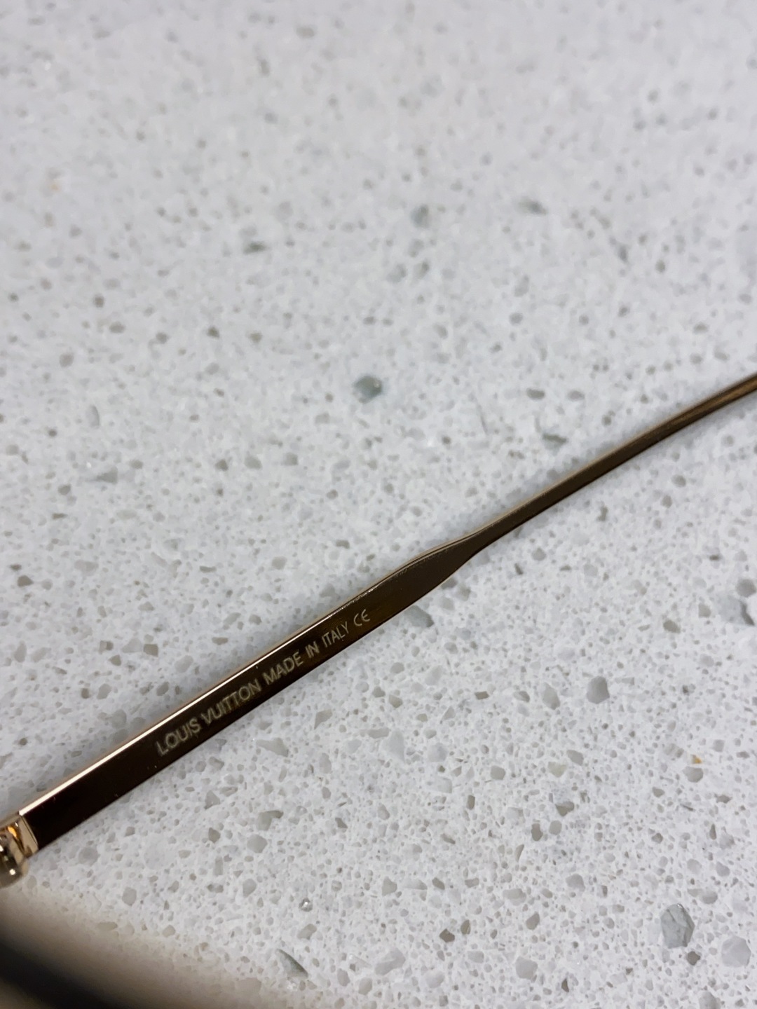 LouisVuitton路易威登 2025新款多边形连体大无框太阳眼镜男女通用Lv时尚个性遮阳墨镜