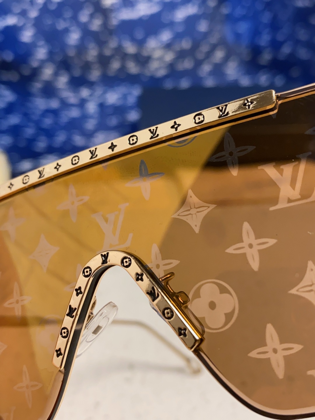 LouisVuitton路易威登 2025新款多边形连体大无框太阳眼镜男女通用Lv时尚个性遮阳墨镜