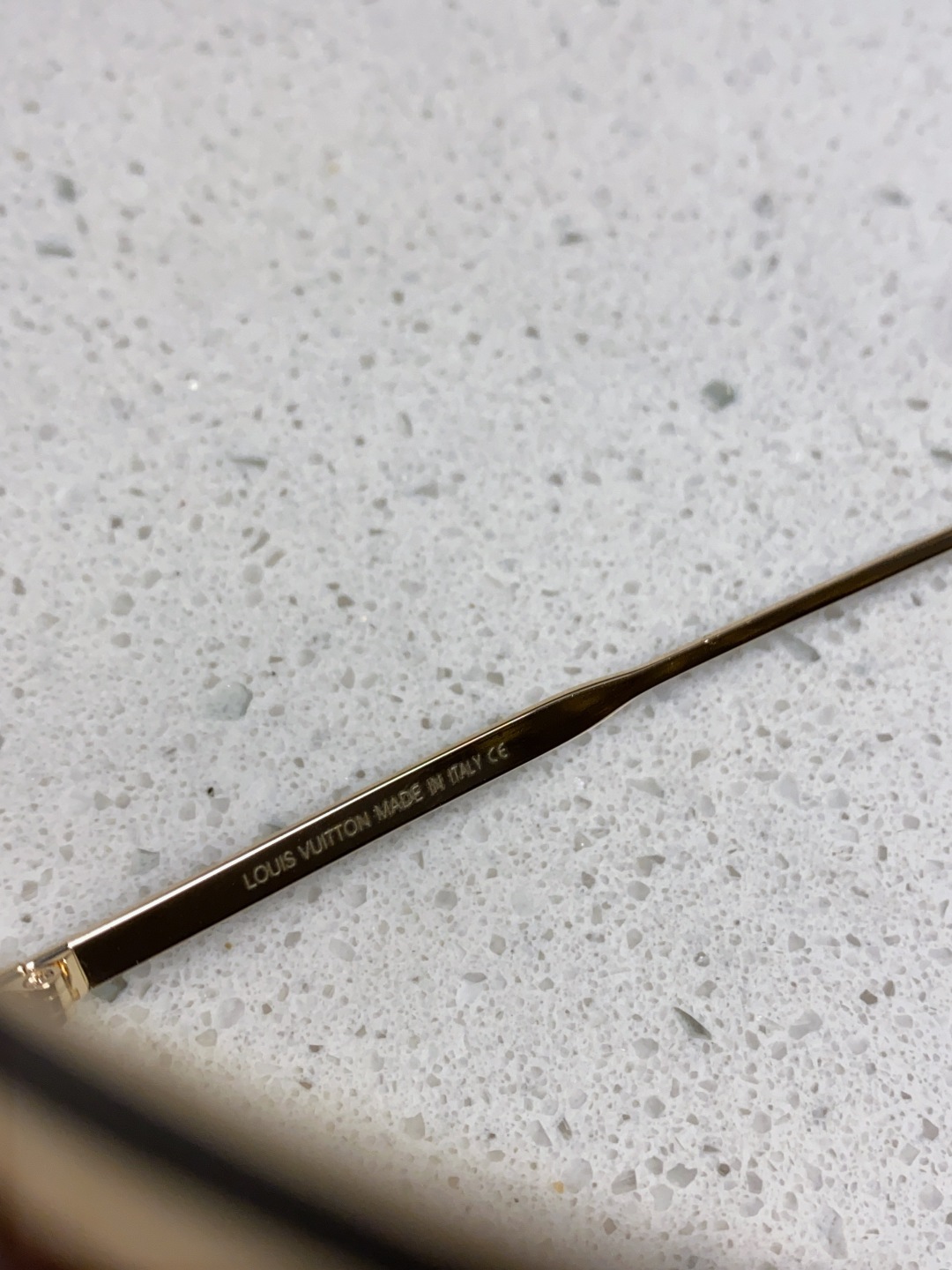 LouisVuitton路易威登 2025新款多边形连体大无框太阳眼镜男女通用Lv时尚个性遮阳墨镜