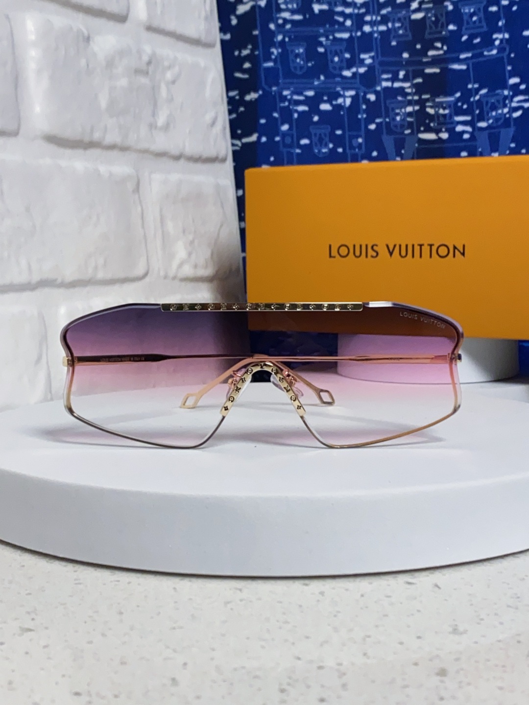 LouisVuitton路易威登 2025新款多边形连体大无框太阳眼镜男女通用Lv时尚个性遮阳墨镜