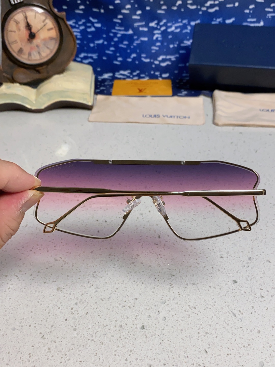 LouisVuitton路易威登 2025新款多边形连体大无框太阳眼镜男女通用Lv时尚个性遮阳墨镜