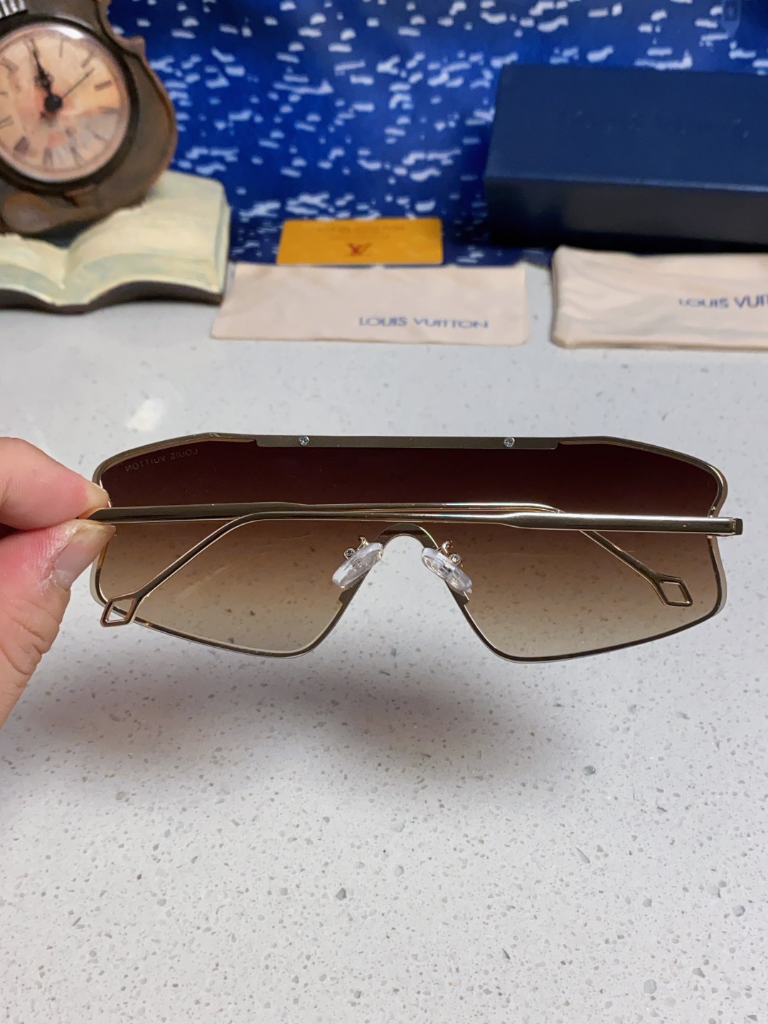 LouisVuitton路易威登 2025新款多边形连体大无框太阳眼镜男女通用Lv时尚个性遮阳墨镜