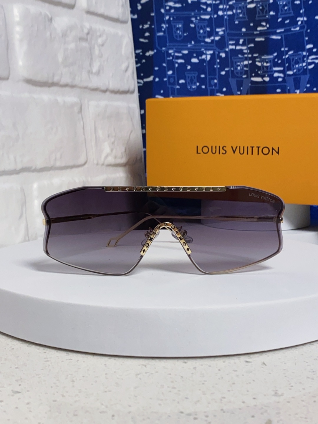 LouisVuitton路易威登 2025新款多边形连体大无框太阳眼镜男女通用Lv时尚个性遮阳墨镜
