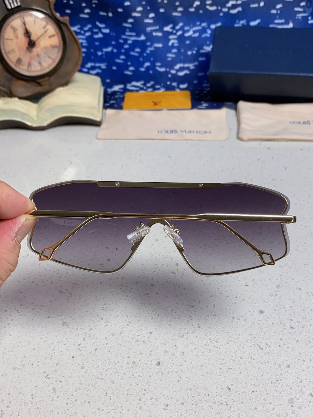 LouisVuitton路易威登 2025新款多边形连体大无框太阳眼镜男女通用Lv时尚个性遮阳墨镜