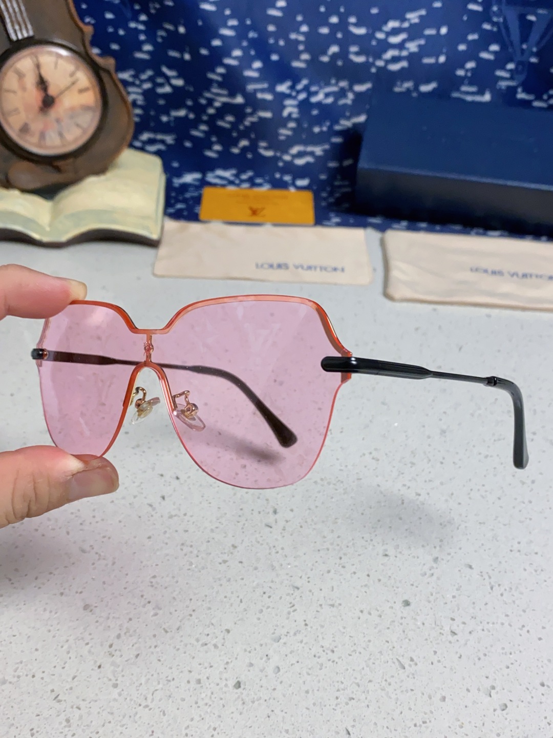 LouisVuitton路易威登 2025新款无框切边Lv字母款高级感满印花女太阳镜小红书抖音网红墨镜