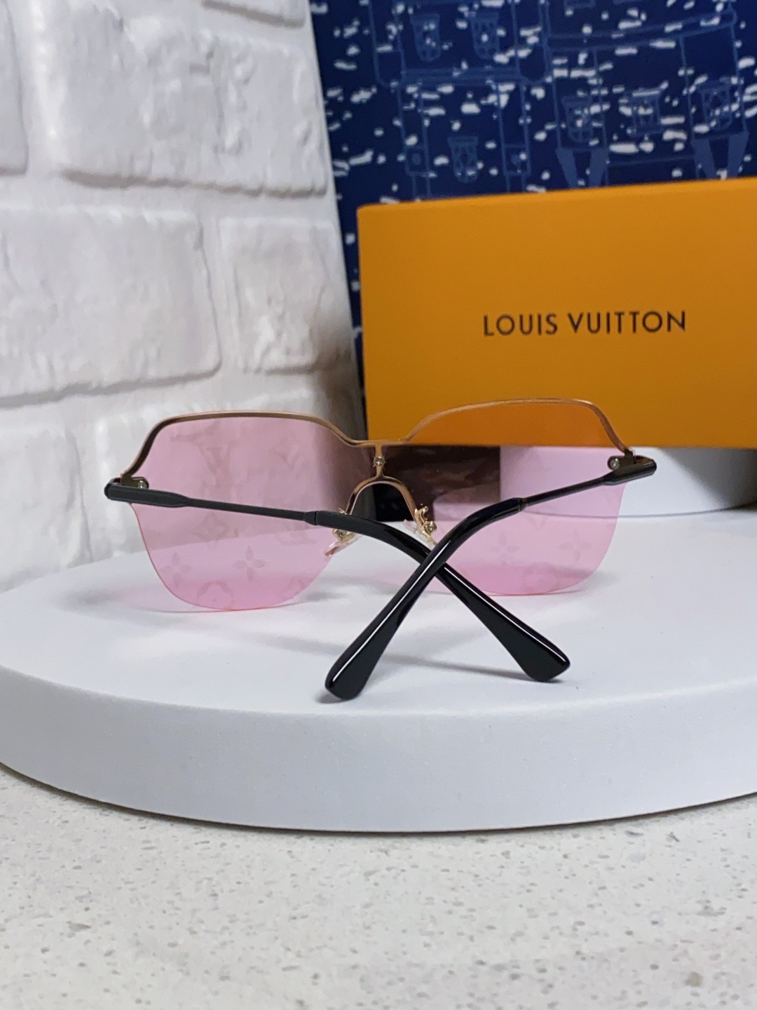 LouisVuitton路易威登 2025新款无框切边Lv字母款高级感满印花女太阳镜小红书抖音网红墨镜