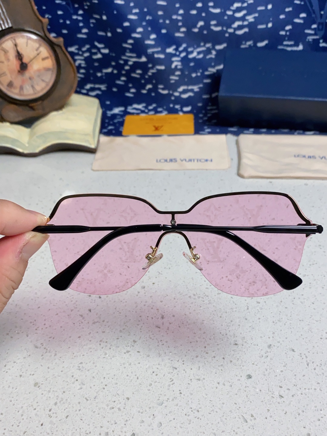 LouisVuitton路易威登 2025新款无框切边Lv字母款高级感满印花女太阳镜小红书抖音网红墨镜