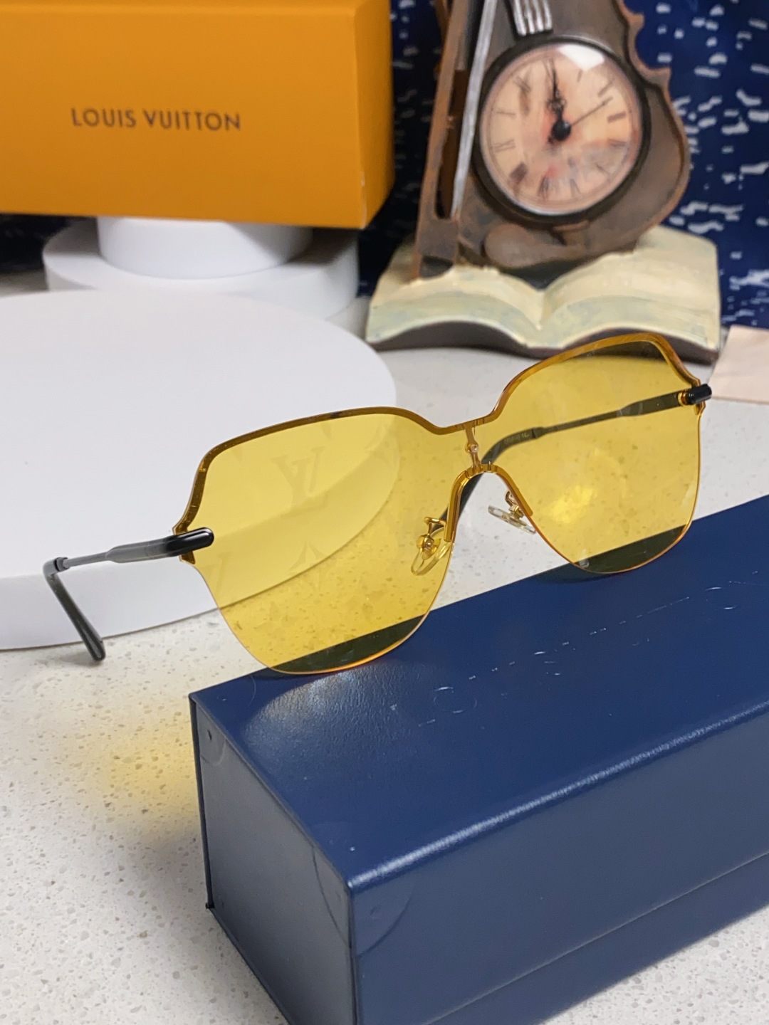 LouisVuitton路易威登 2025新款无框切边Lv字母款高级感满印花女太阳镜小红书抖音网红墨镜