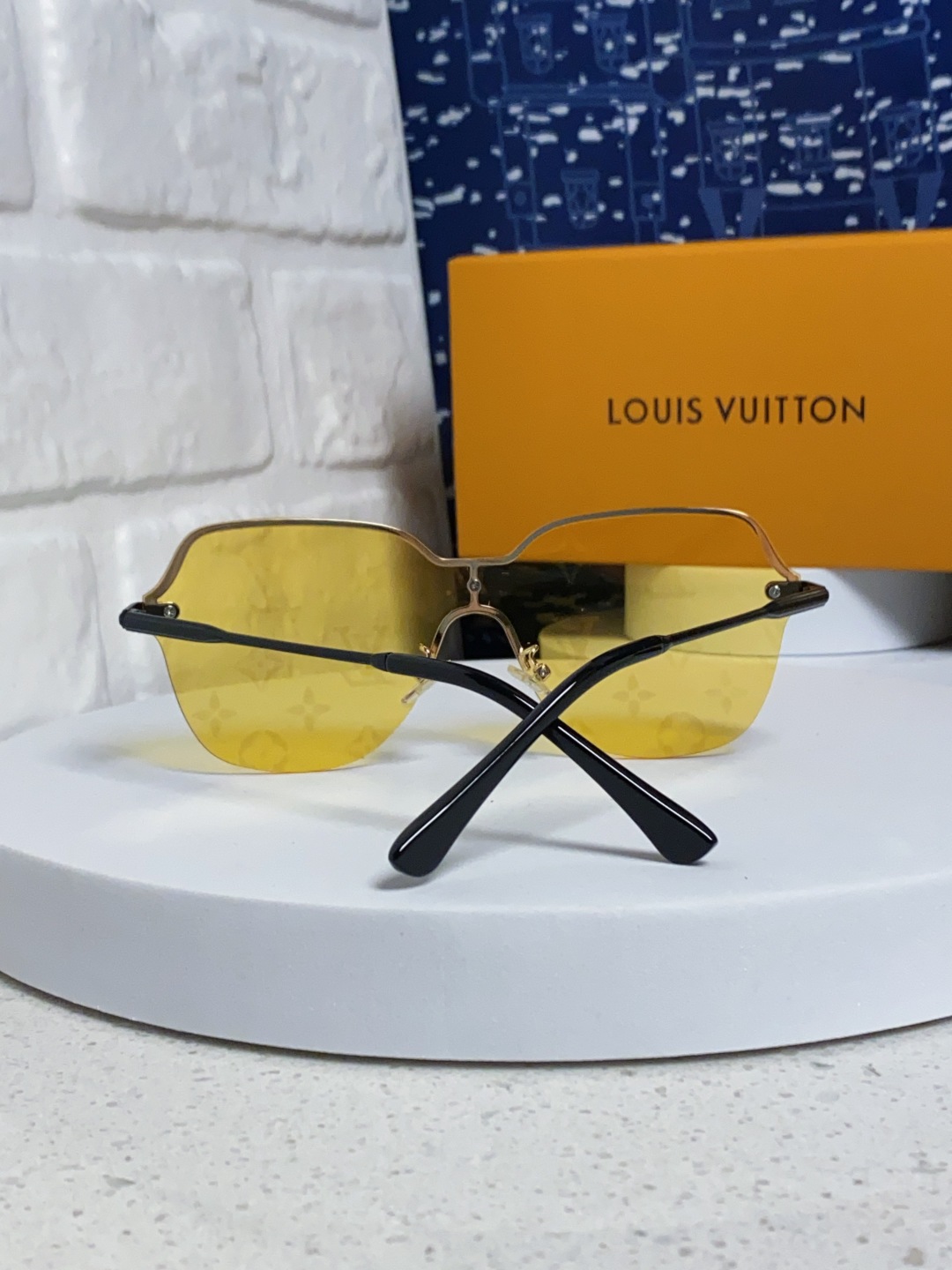 LouisVuitton路易威登 2025新款无框切边Lv字母款高级感满印花女太阳镜小红书抖音网红墨镜