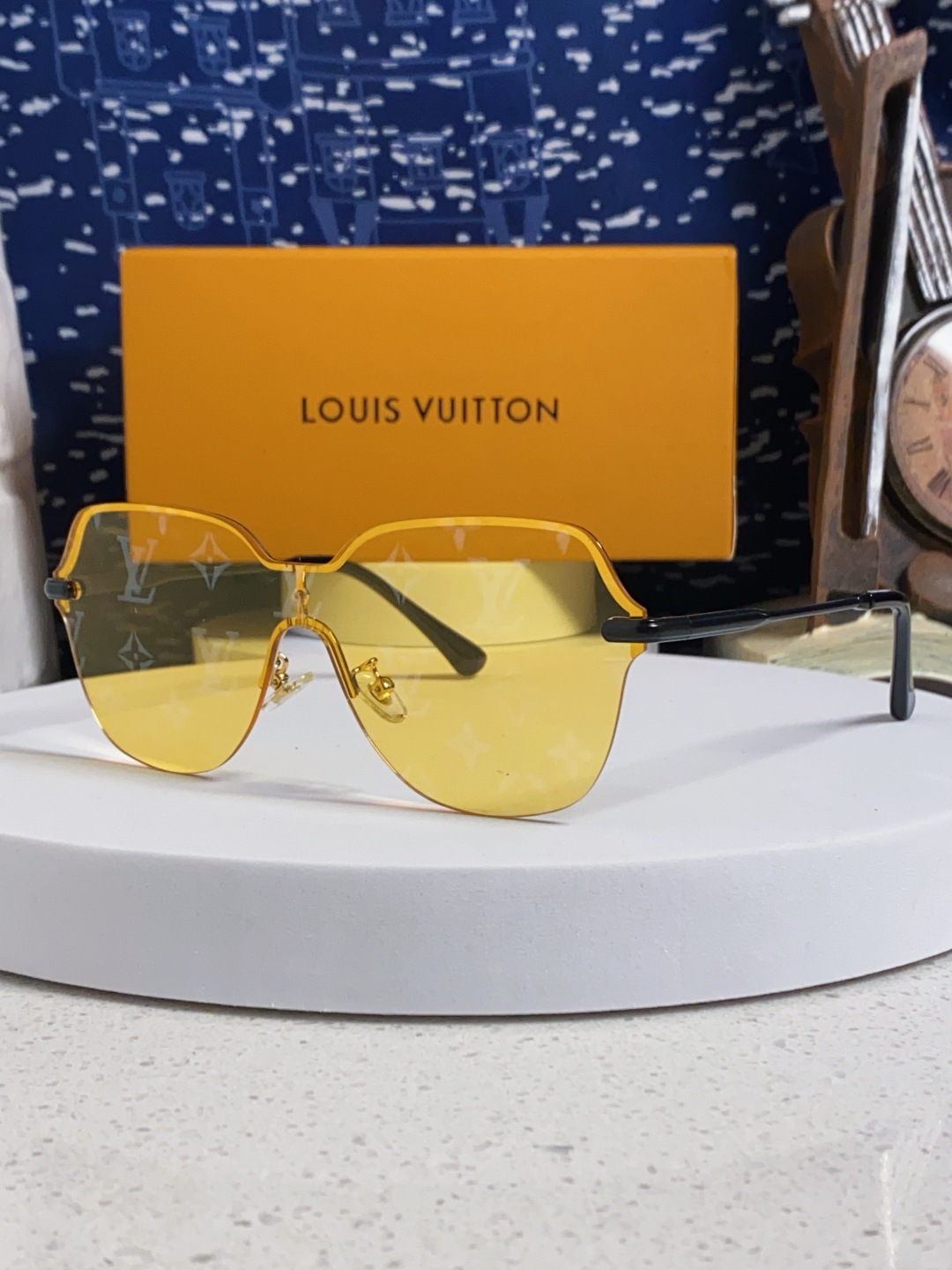 LouisVuitton路易威登 2025新款无框切边Lv字母款高级感满印花女太阳镜小红书抖音网红墨镜