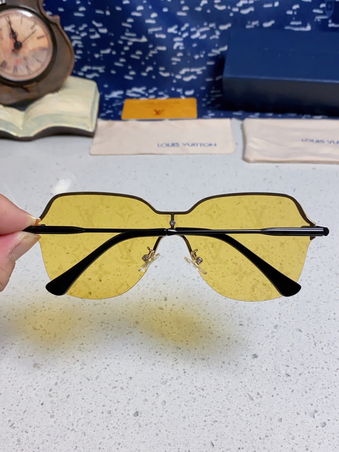 LouisVuitton路易威登 2025新款无框切边Lv字母款高级感满印花女太阳镜小红书抖音网红墨镜