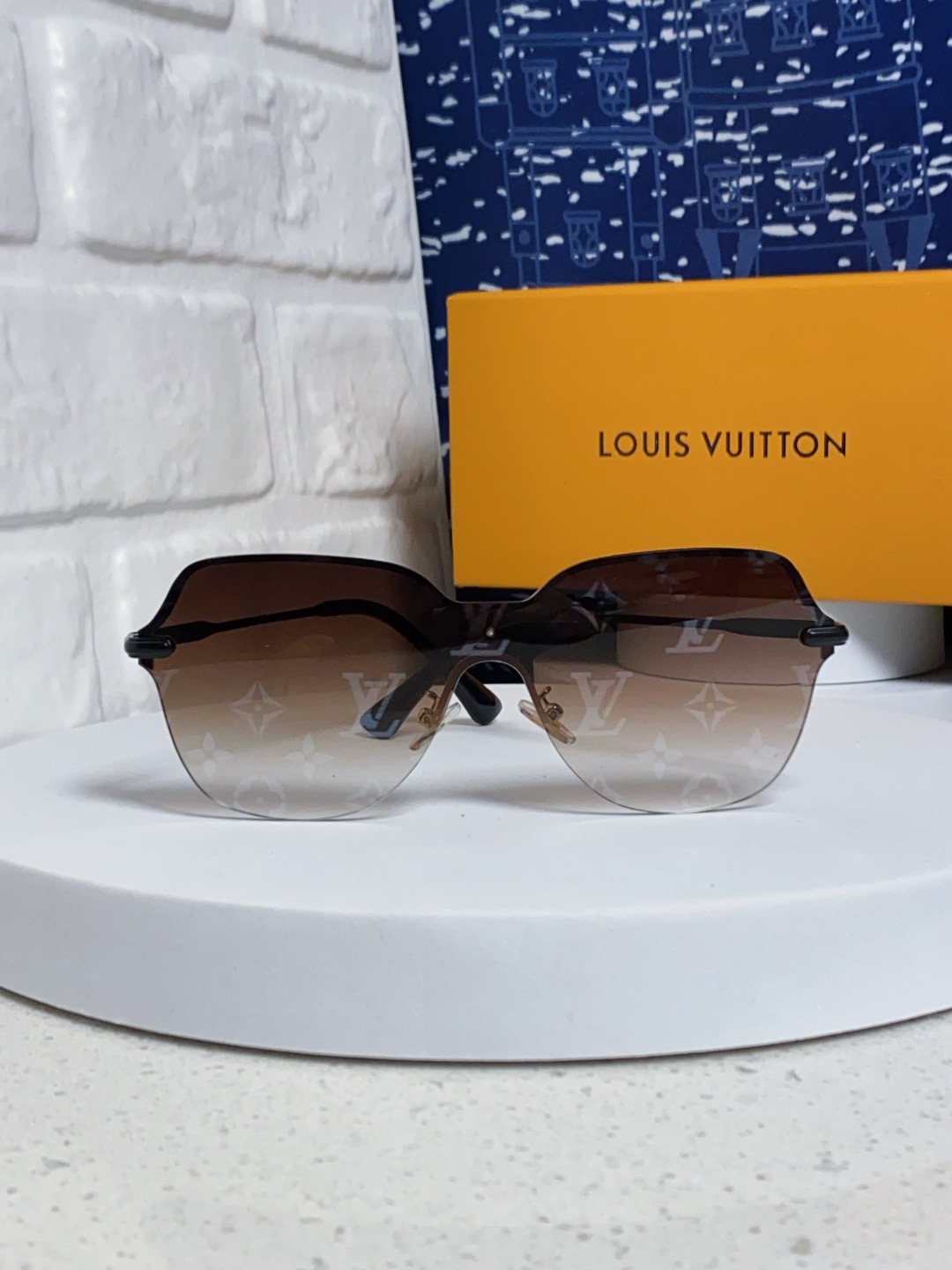 LouisVuitton路易威登 2025新款无框切边Lv字母款高级感满印花女太阳镜小红书抖音网红墨镜