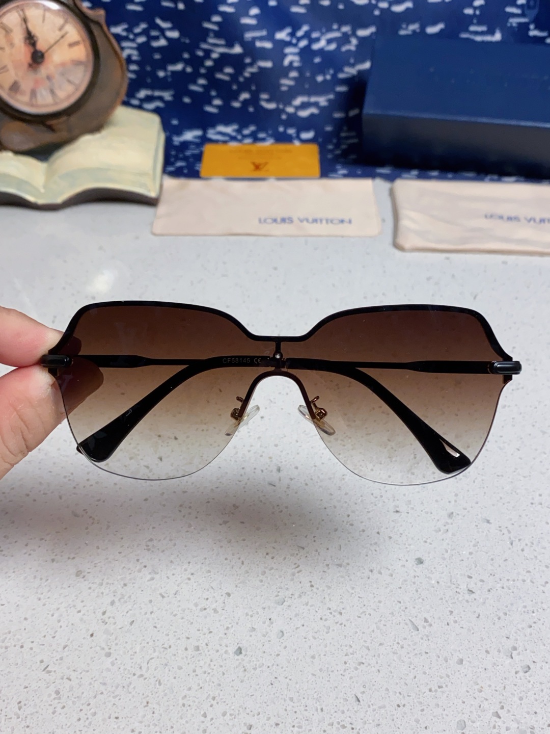 LouisVuitton路易威登 2025新款无框切边Lv字母款高级感满印花女太阳镜小红书抖音网红墨镜