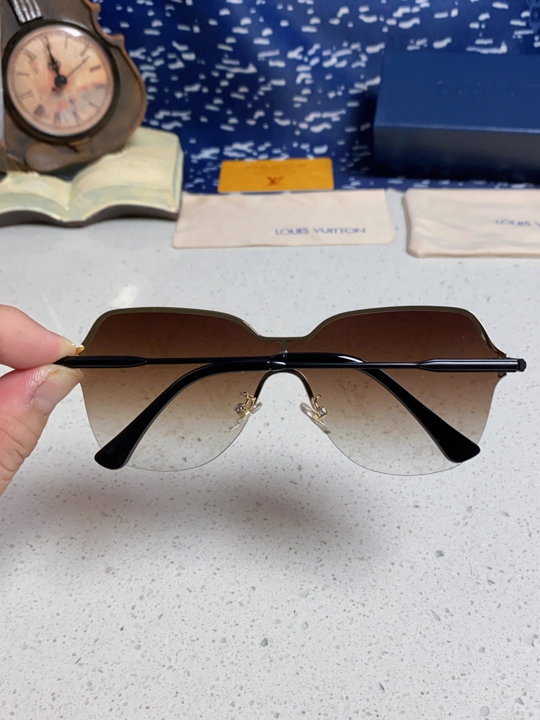 LouisVuitton路易威登 2025新款无框切边Lv字母款高级感满印花女太阳镜小红书抖音网红墨镜