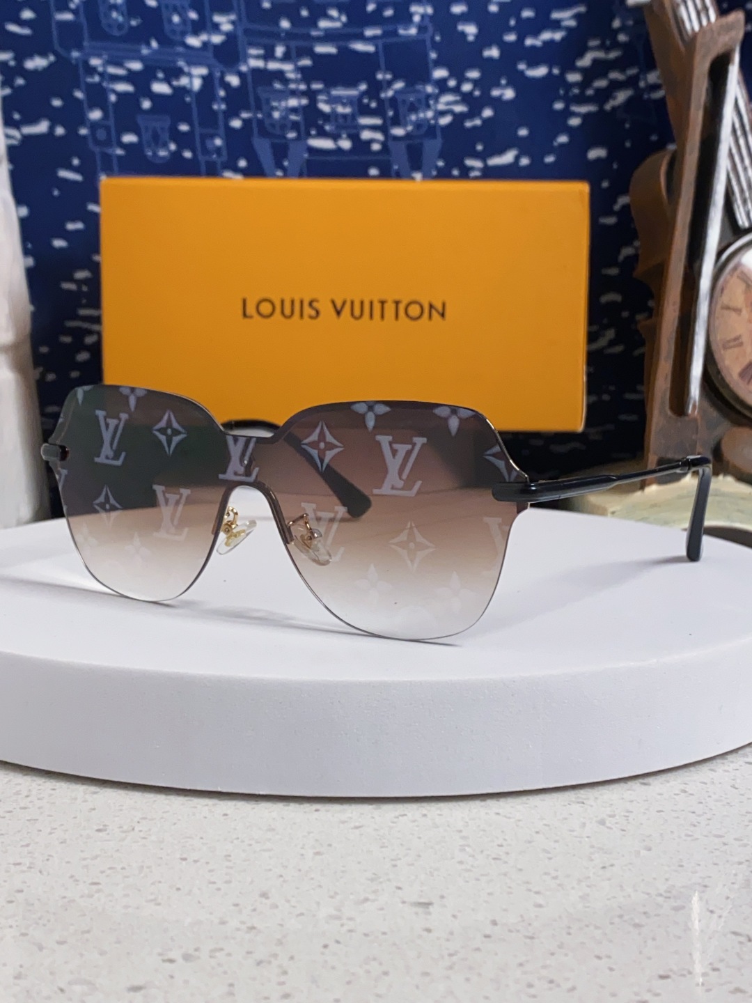 LouisVuitton路易威登 2025新款无框切边Lv字母款高级感满印花女太阳镜小红书抖音网红墨镜