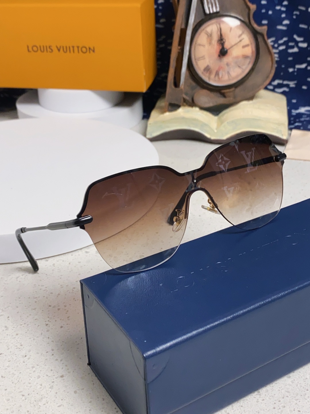 LouisVuitton路易威登 2025新款无框切边Lv字母款高级感满印花女太阳镜小红书抖音网红墨镜