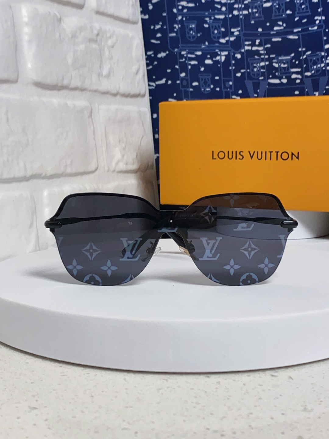 LouisVuitton路易威登 2025新款无框切边Lv字母款高级感满印花女太阳镜小红书抖音网红墨镜