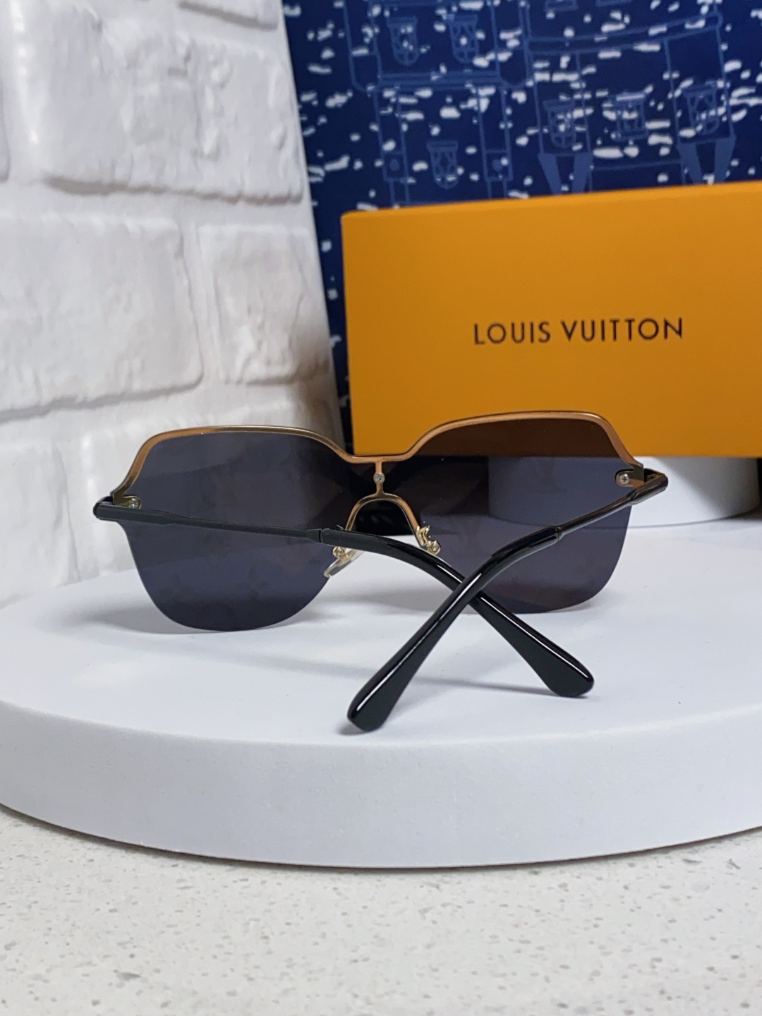 LouisVuitton路易威登 2025新款无框切边Lv字母款高级感满印花女太阳镜小红书抖音网红墨镜