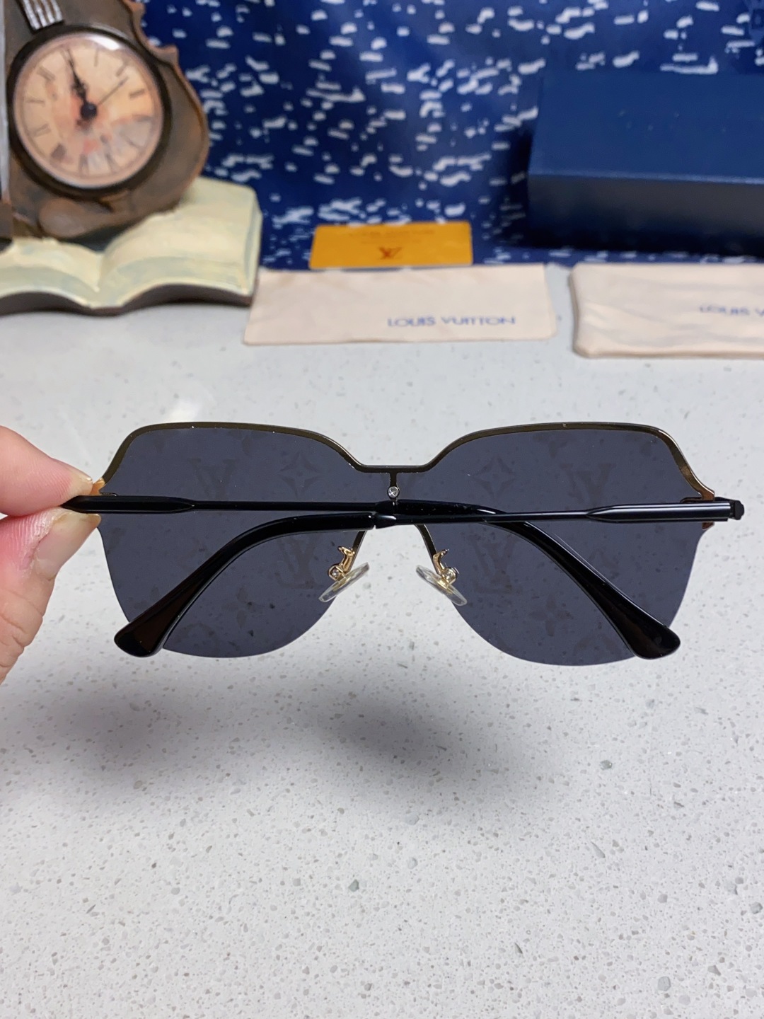 LouisVuitton路易威登 2025新款无框切边Lv字母款高级感满印花女太阳镜小红书抖音网红墨镜