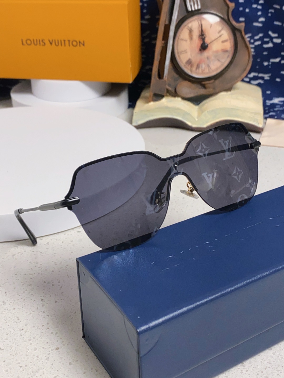 LouisVuitton路易威登 2025新款无框切边Lv字母款高级感满印花女太阳镜小红书抖音网红墨镜