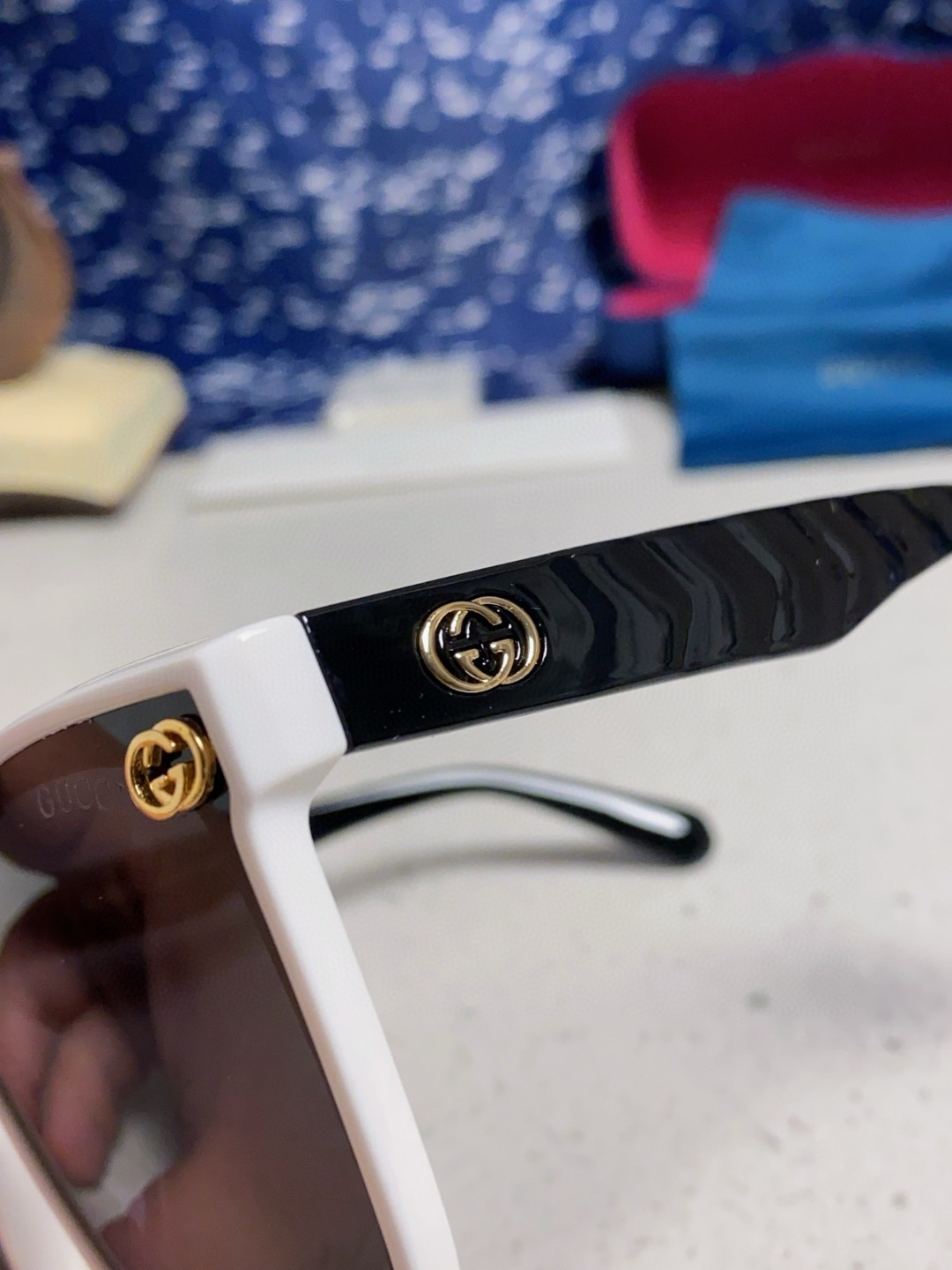 Gucci古奇 2025新款韩版防紫外线高级感网红个性时尚海边太阳镜显脸小 女士墨镜