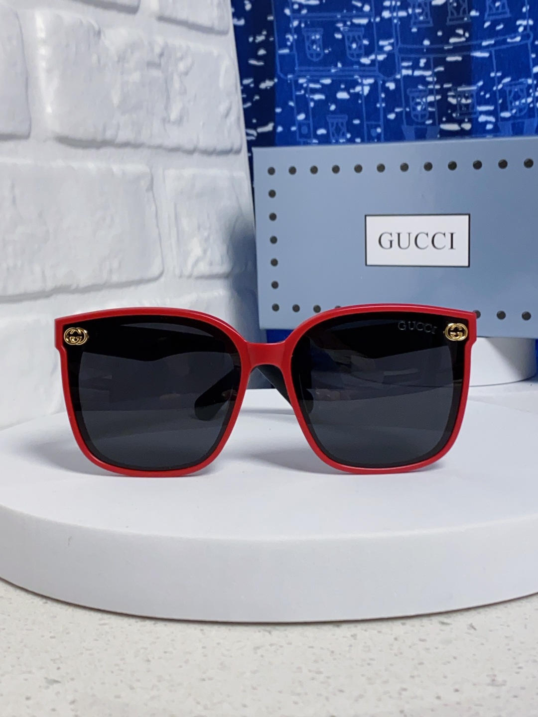 Gucci古奇 2025新款韩版防紫外线高级感网红个性时尚海边太阳镜显脸小 女士墨镜