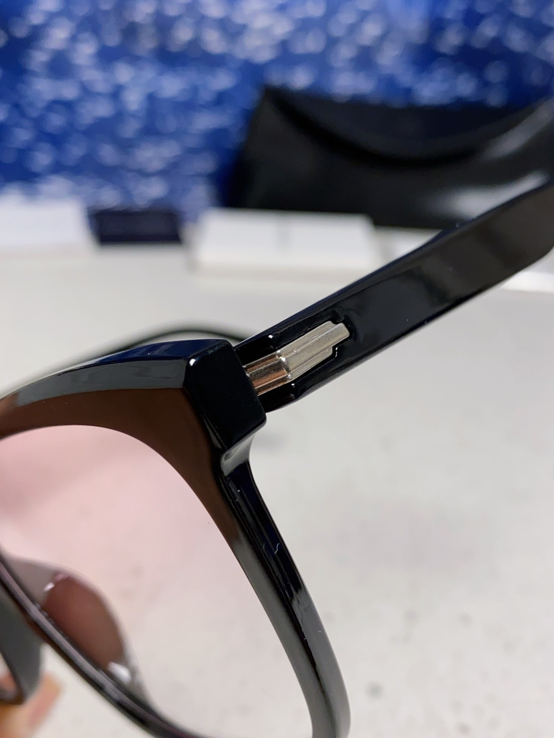  Gentle Moster(GM) GM新品大方框又一款百搭眼镜框墨镜 潮人必备 造型设计  型号：L