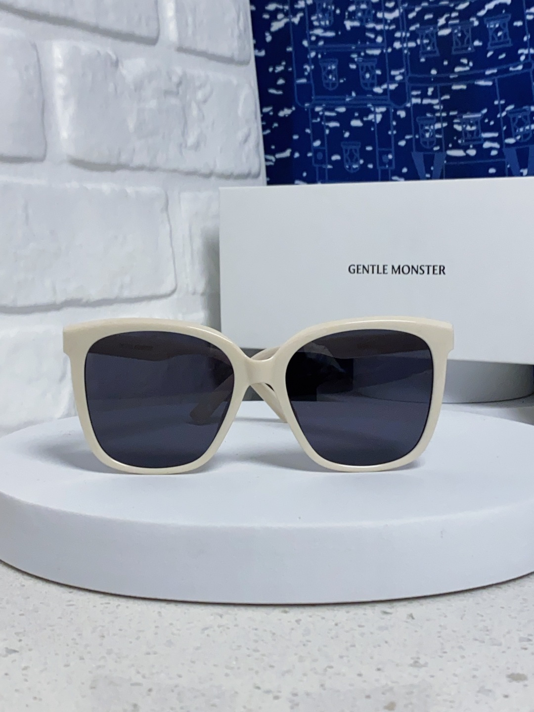  Gentle Moster(GM) GM新品大方框又一款百搭眼镜框墨镜 潮人必备 造型设计  型号：L