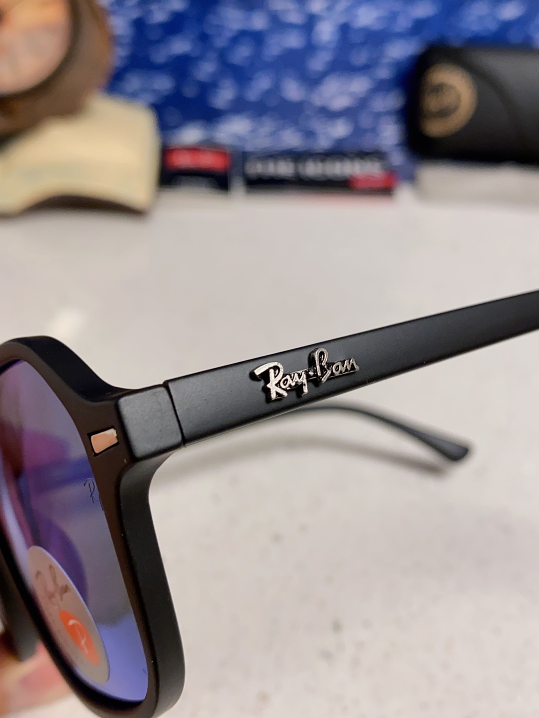  RayBan雷朋 2025新款 黑框运动偏光太阳镜 椭圆形 男女通用太阳镜 RB2194