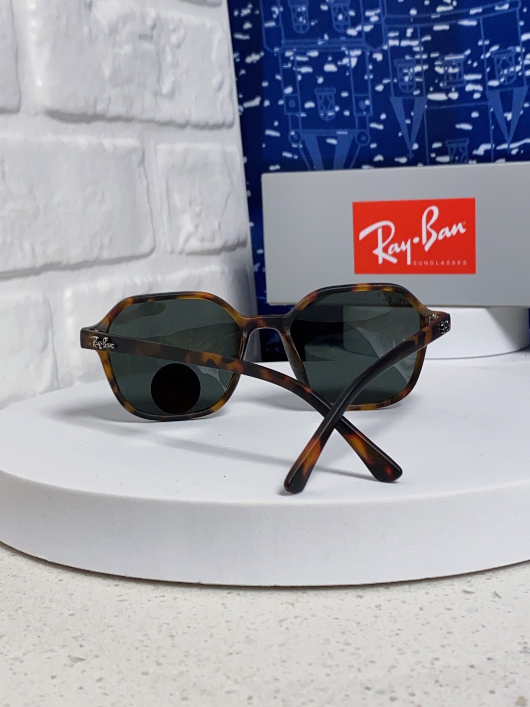  RayBan雷朋 2025新款 黑框运动偏光太阳镜 椭圆形 男女通用太阳镜 RB2194