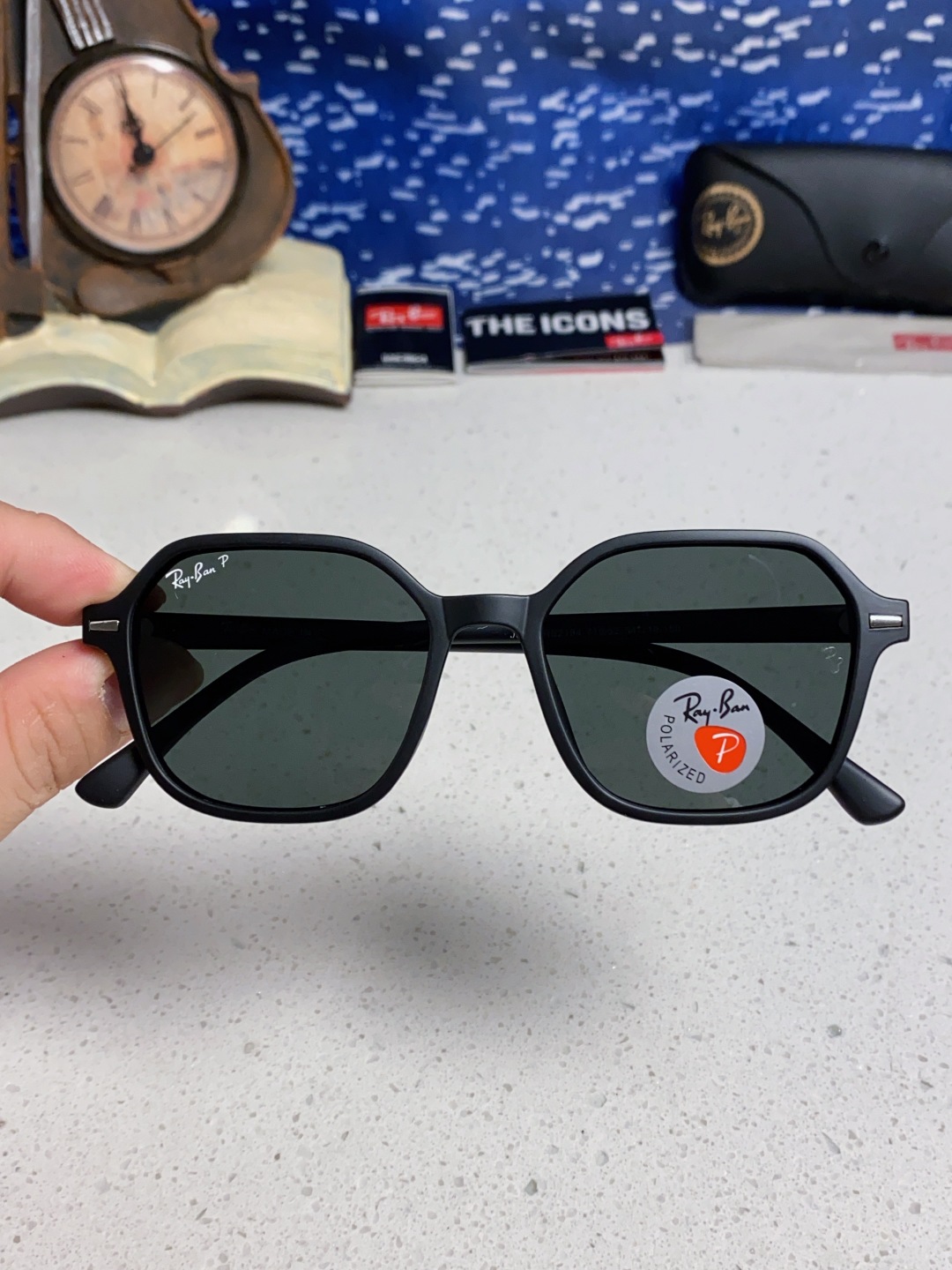  RayBan雷朋 2025新款 黑框运动偏光太阳镜 椭圆形 男女通用太阳镜 RB2194