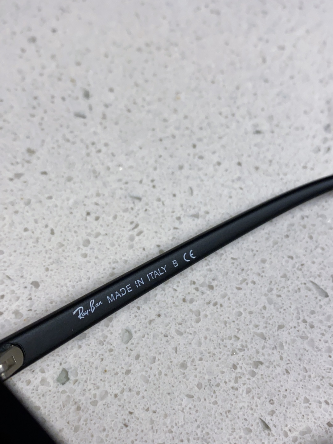 RayBan雷朋 2025新款 黑框运动偏光太阳镜 椭圆形 男女通用太阳镜 RB2194