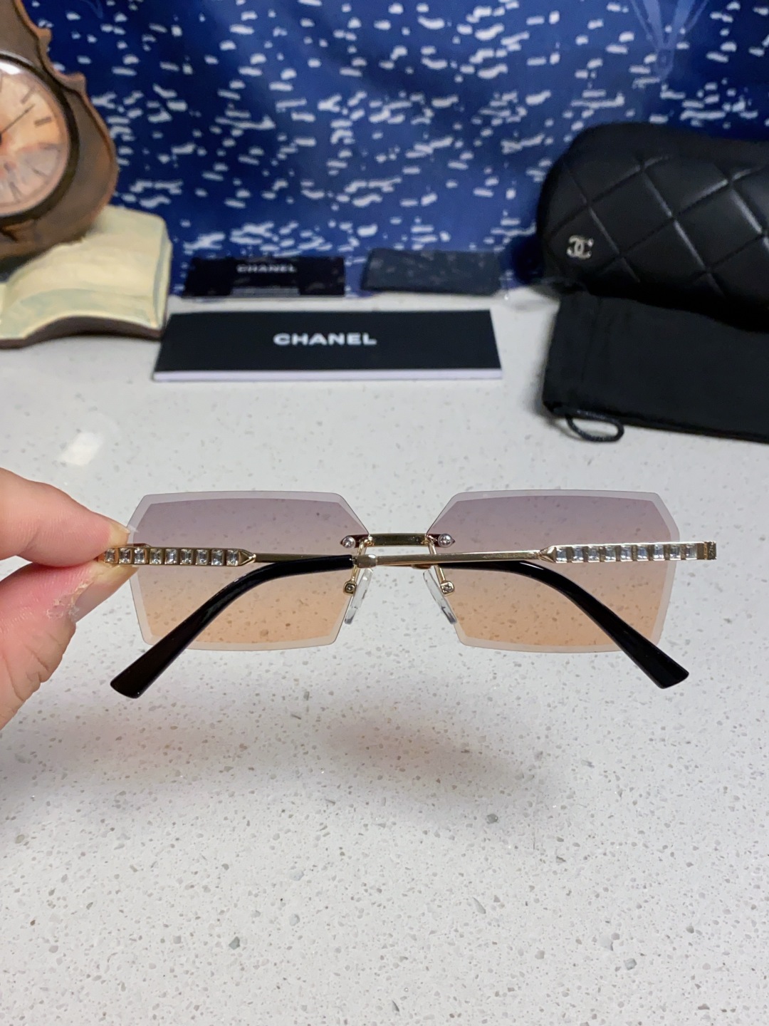 Chanel香奈儿 2025新款欧美复古无框切边墨镜男女潮朋克风金属小方框长方形窄框太阳眼镜 带钻